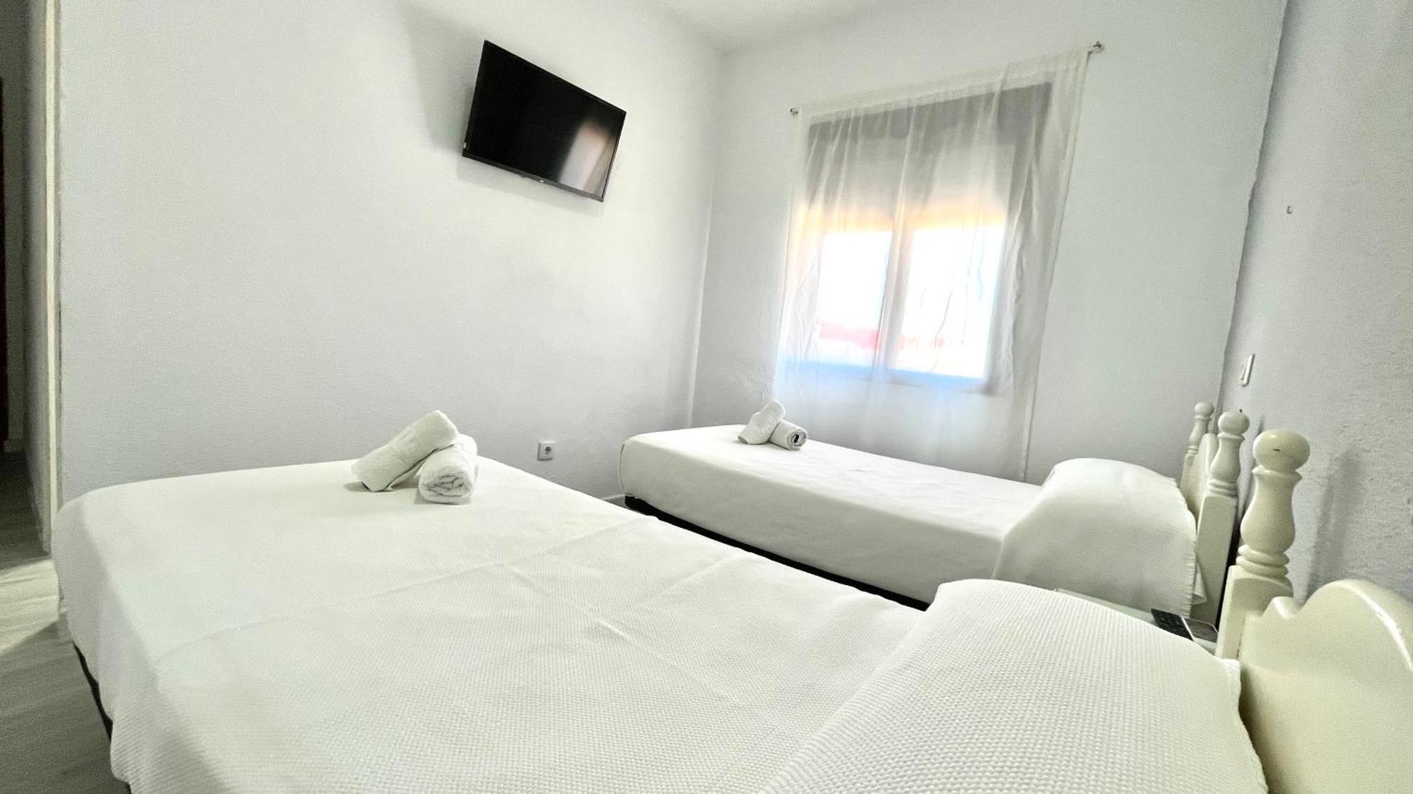 Hostal Carlos III Aldea Quintana Εξωτερικό φωτογραφία