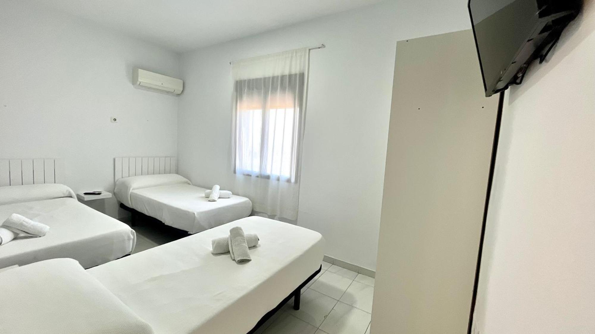Hostal Carlos III Aldea Quintana Εξωτερικό φωτογραφία