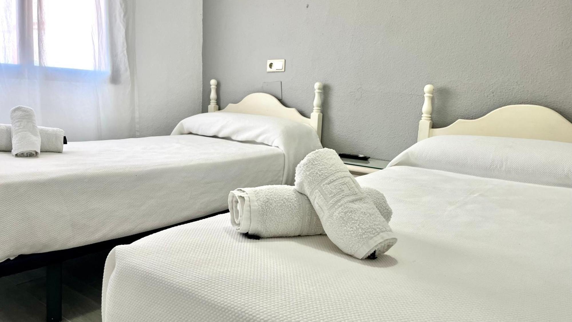 Hostal Carlos III Aldea Quintana Εξωτερικό φωτογραφία