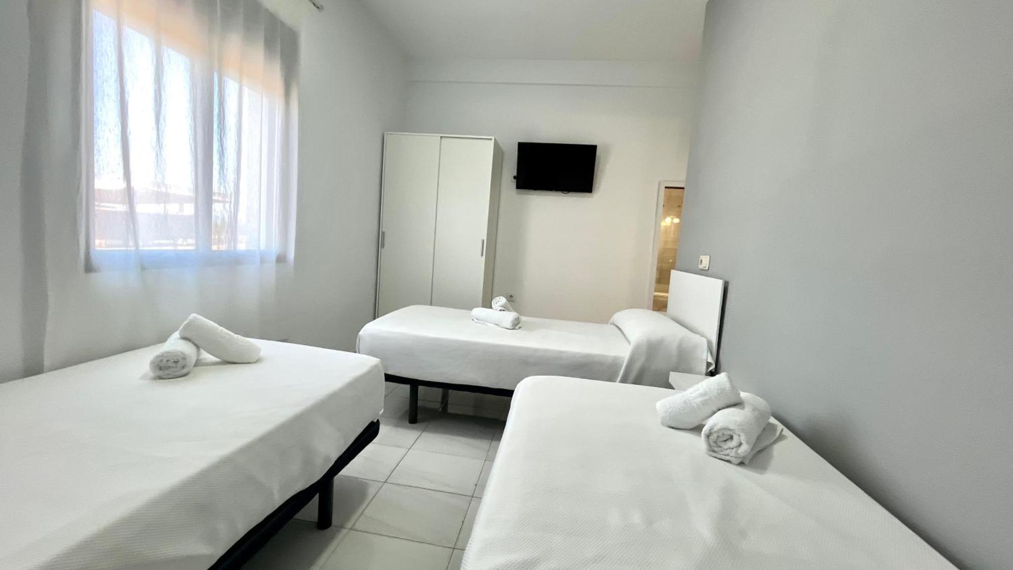 Hostal Carlos III Aldea Quintana Εξωτερικό φωτογραφία