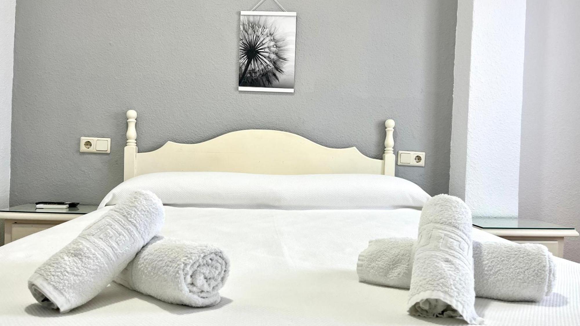 Hostal Carlos III Aldea Quintana Εξωτερικό φωτογραφία